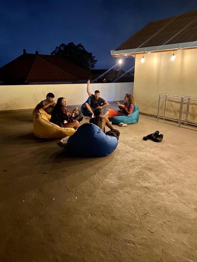 Amigos Guesthouse & Hostel Canggu Exteriör bild